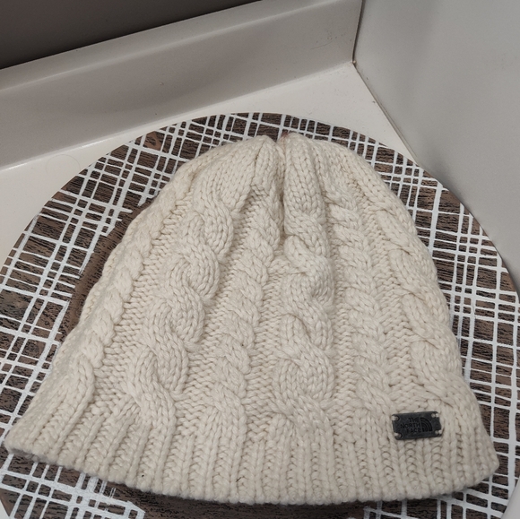 🧁EUC The North Face Brand Unisex Wear Cable Knit Sweater Beanie, Creme, OSFM - Picture 4 of 8